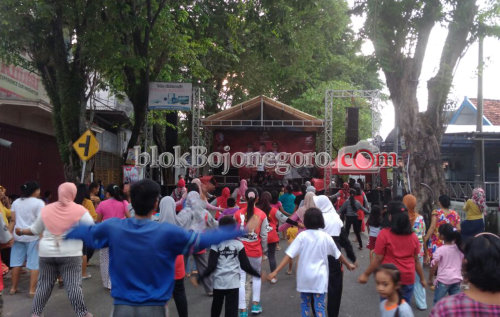 Senam Bareng Meriahkan Pembukaan Festival Kebangsaan